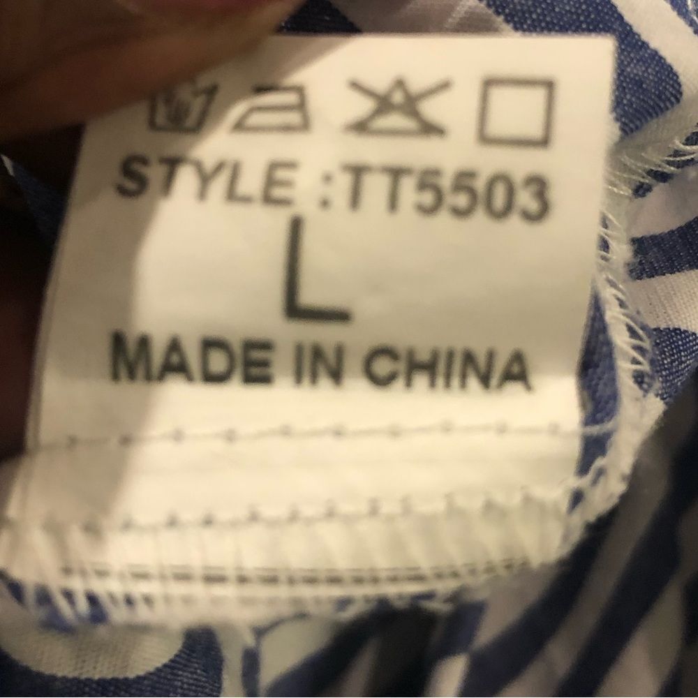 Avec long sleeve blue and white striped ruffled blouse, size large - Picture 14 of 15